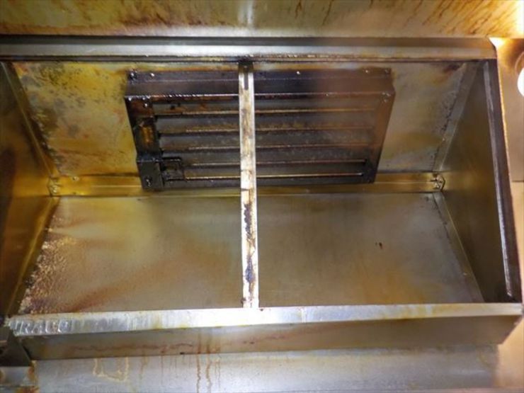 Vバンク・ダンパー清掃前 Vバンク・ダンパー清掃前