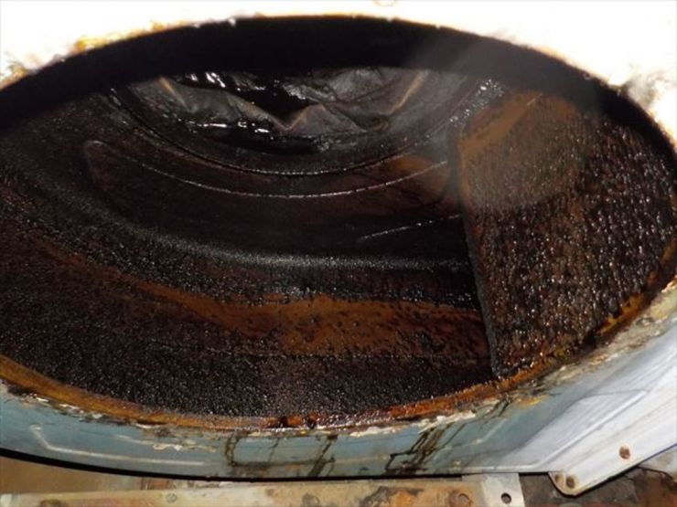 排気ファンケーシング清掃前 排気ファンケーシング清掃前